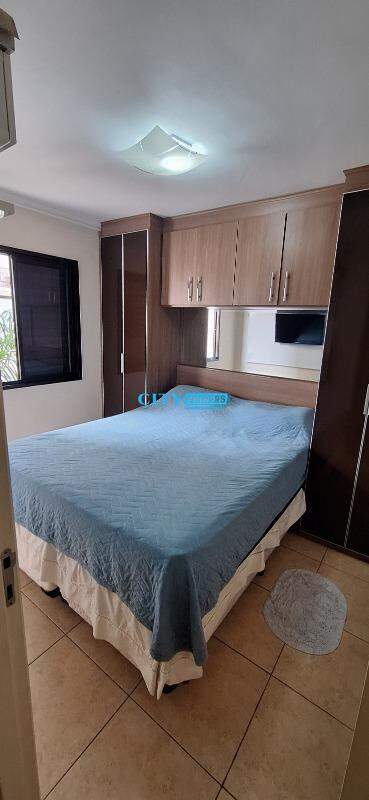 Apartamento à venda com 2 quartos, 60m² - Foto 15