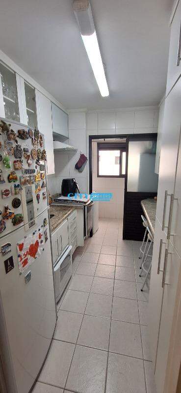 Apartamento à venda com 2 quartos, 60m² - Foto 2