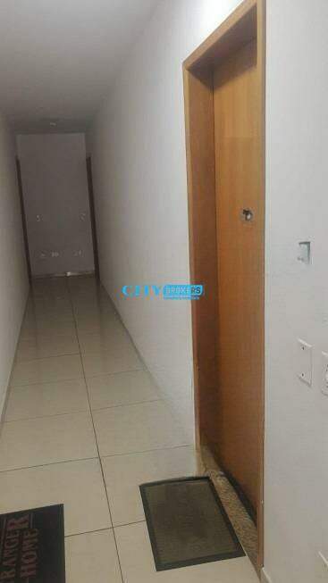 Apartamento à venda com 1 quarto, 30m² - Foto 2