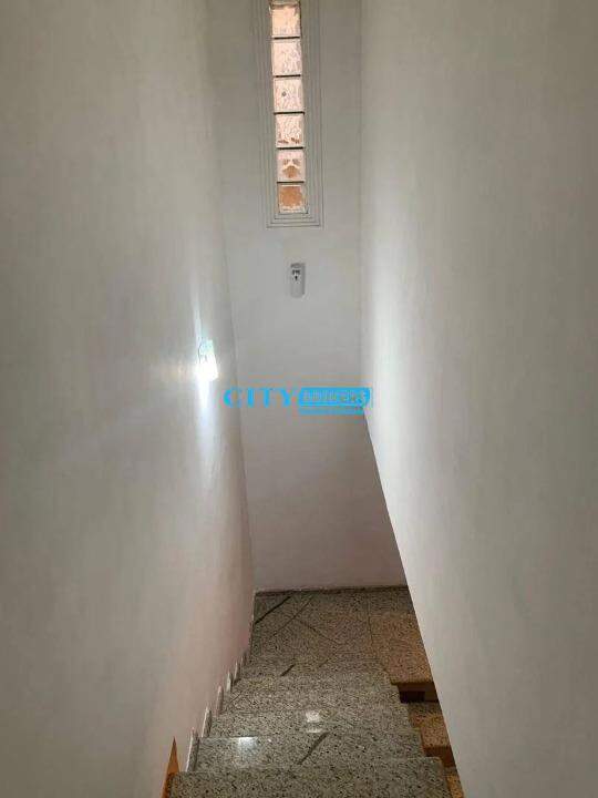 Sobrado à venda com 3 quartos, 180m² - Foto 13