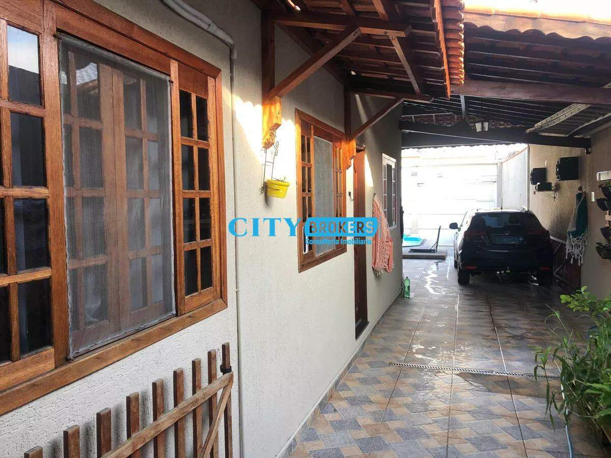 Casa à venda com 2 quartos, 149m² - Foto 1