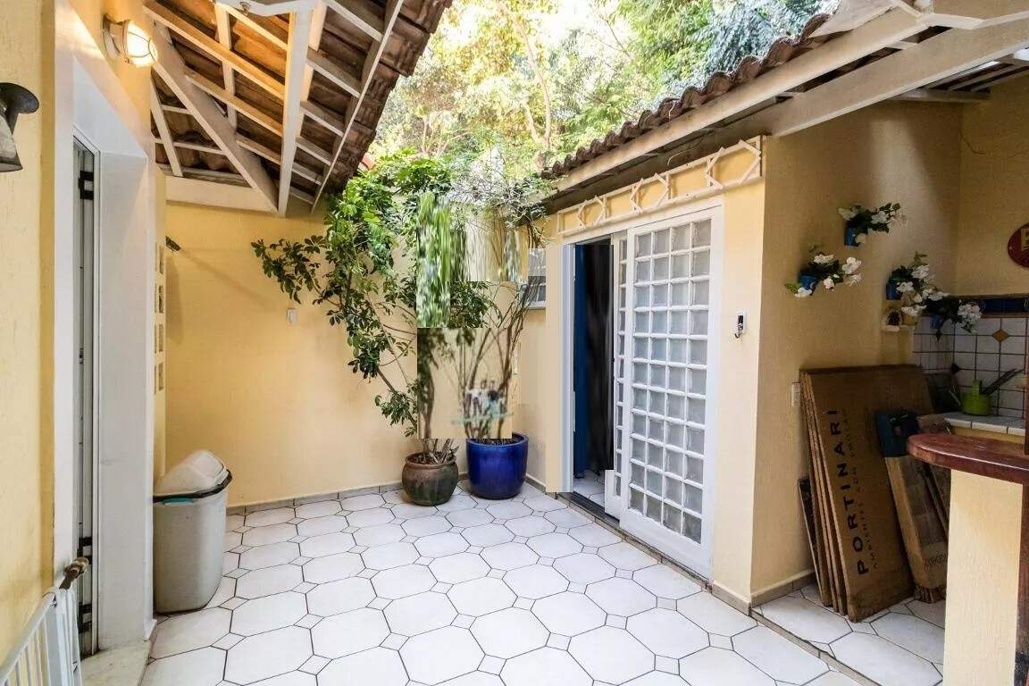 Casa de Condomínio para alugar com 3 quartos, 260m² - Foto 9