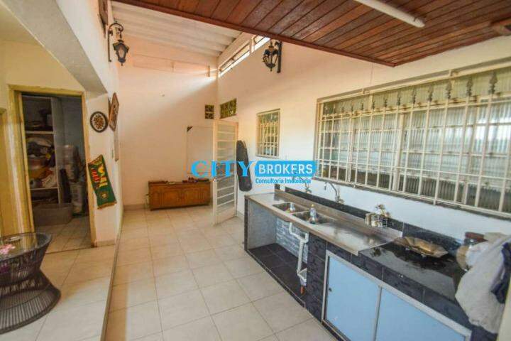 Casa à venda com 3 quartos, 180m² - Foto 19