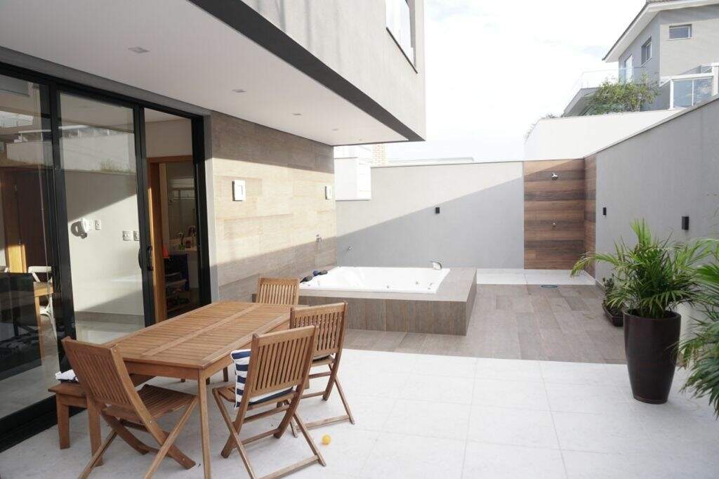 Casa de Condomínio à venda com 4 quartos, 305m² - Foto 9