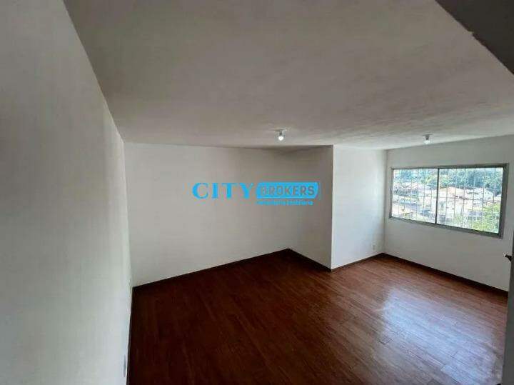 Apartamento à venda com 2 quartos, 62m² - Foto 3