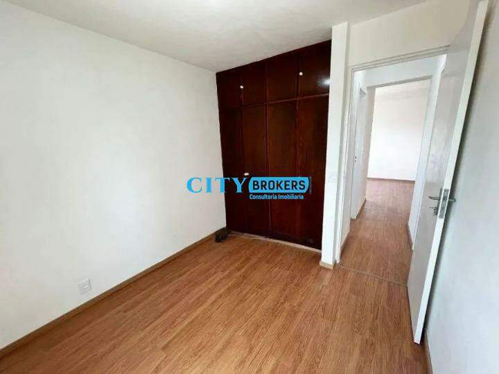 Apartamento à venda com 2 quartos, 62m² - Foto 11