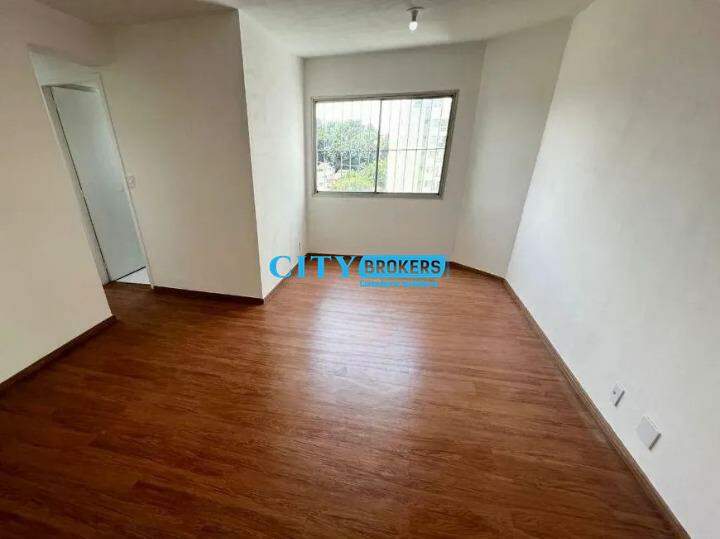 Apartamento à venda com 2 quartos, 62m² - Foto 2