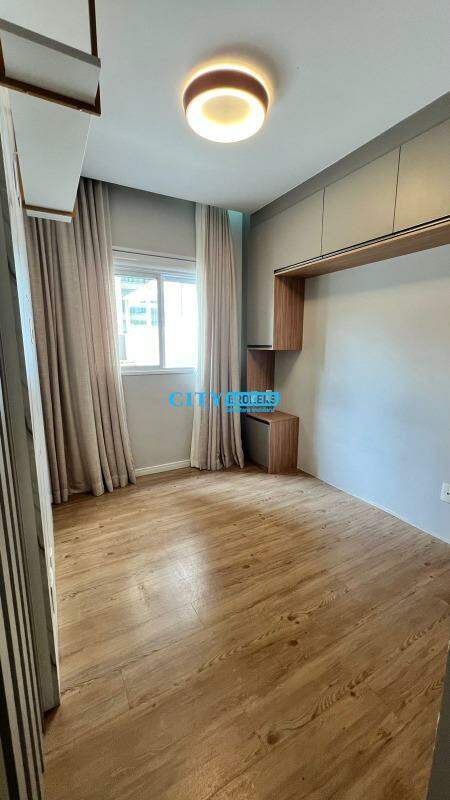 Apartamento à venda com 2 quartos, 135m² - Foto 2