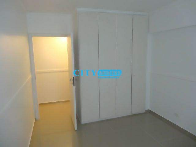 Apartamento para alugar com 3 quartos, 132m² - Foto 11