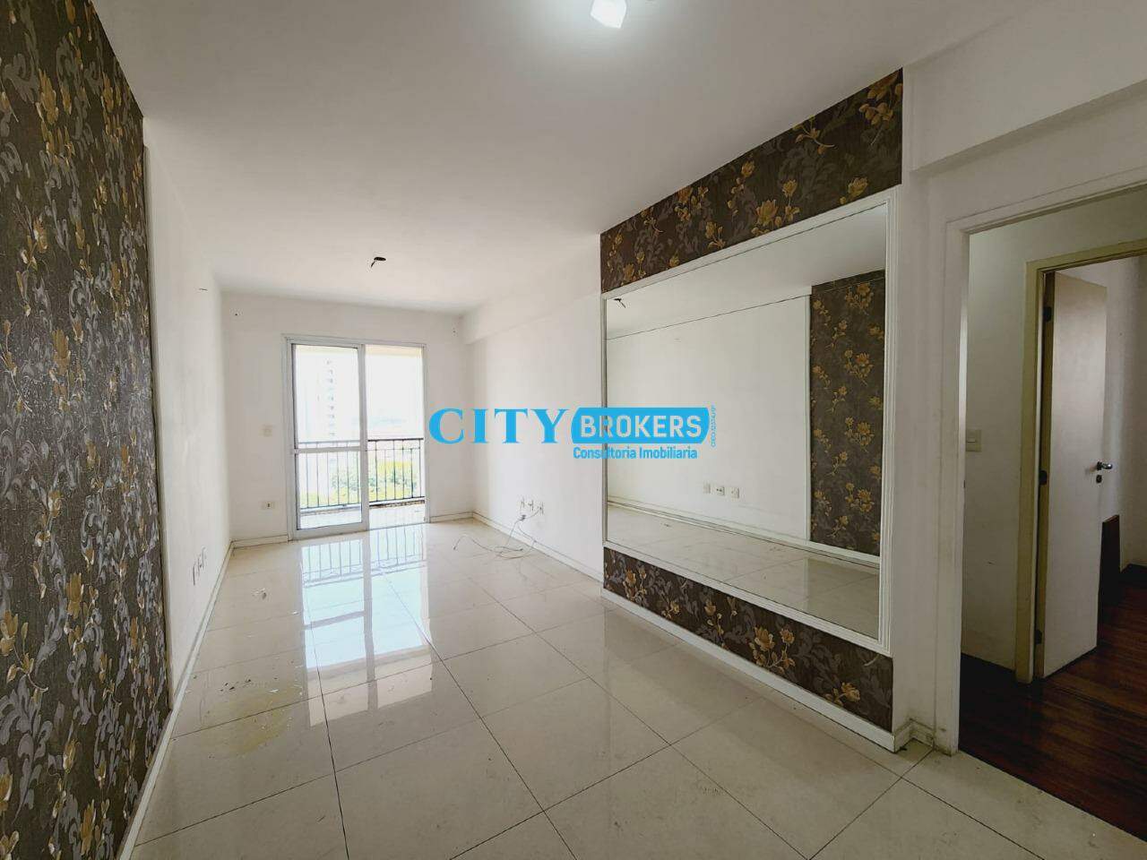 Apartamento à venda com 3 quartos, 77m² - Foto 2