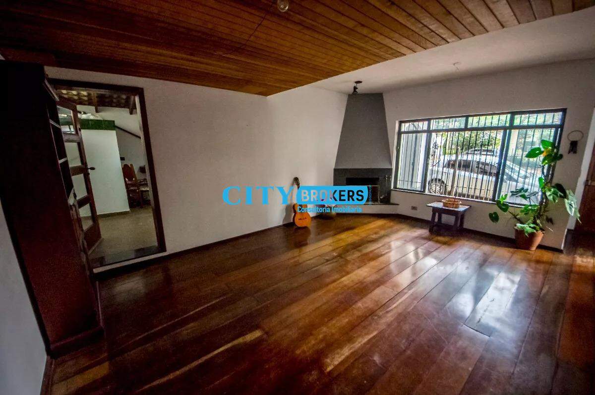 Casa para alugar com 4 quartos, 160m² - Foto 2