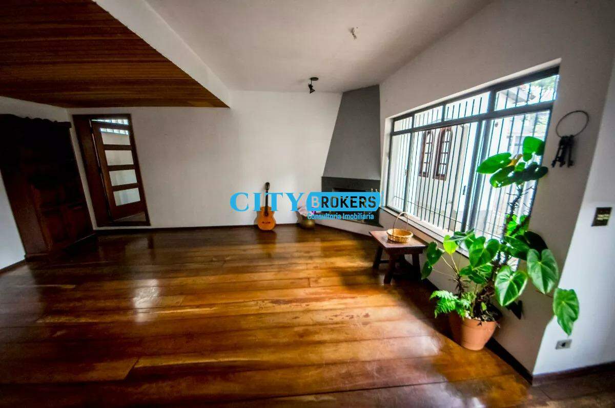 Casa para alugar com 4 quartos, 160m² - Foto 4