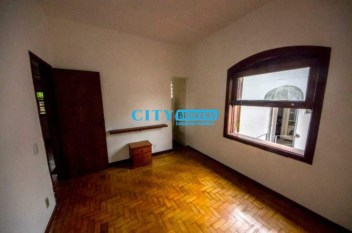 Casa para alugar com 4 quartos, 160m² - Foto 3