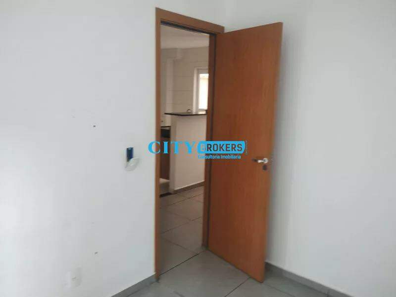 Apartamento à venda com 2 quartos, 37m² - Foto 4