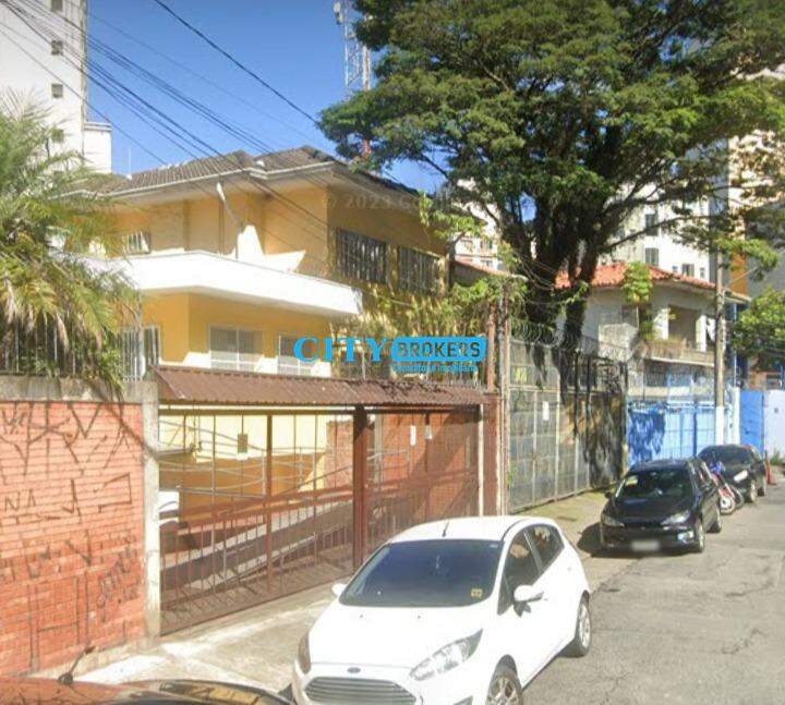 Casa para alugar com 4 quartos, 300m² - Foto 6