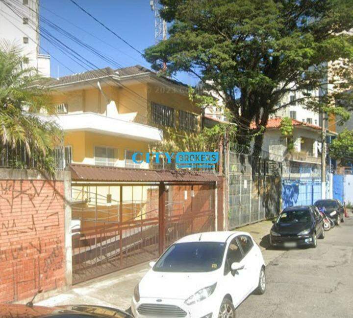 Casa para alugar com 4 quartos, 300m² - Foto 10