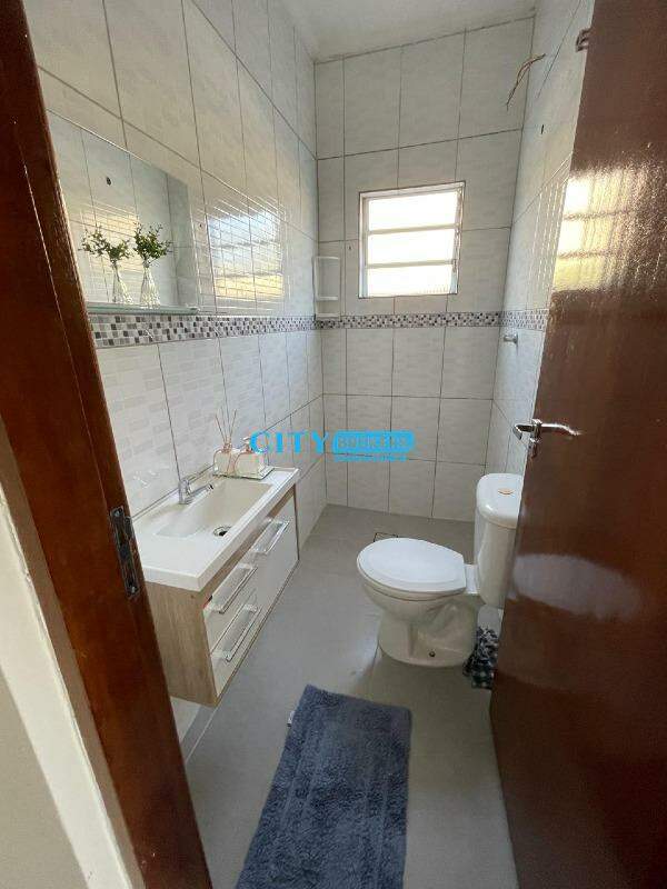 Casa à venda com 2 quartos, 70m² - Foto 13