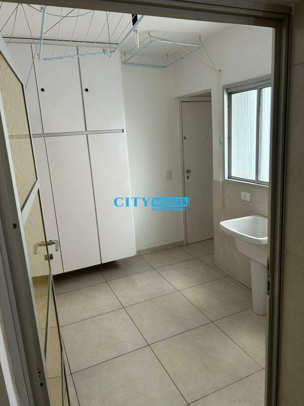 Apartamento para alugar com 3 quartos, 140m² - Foto 16