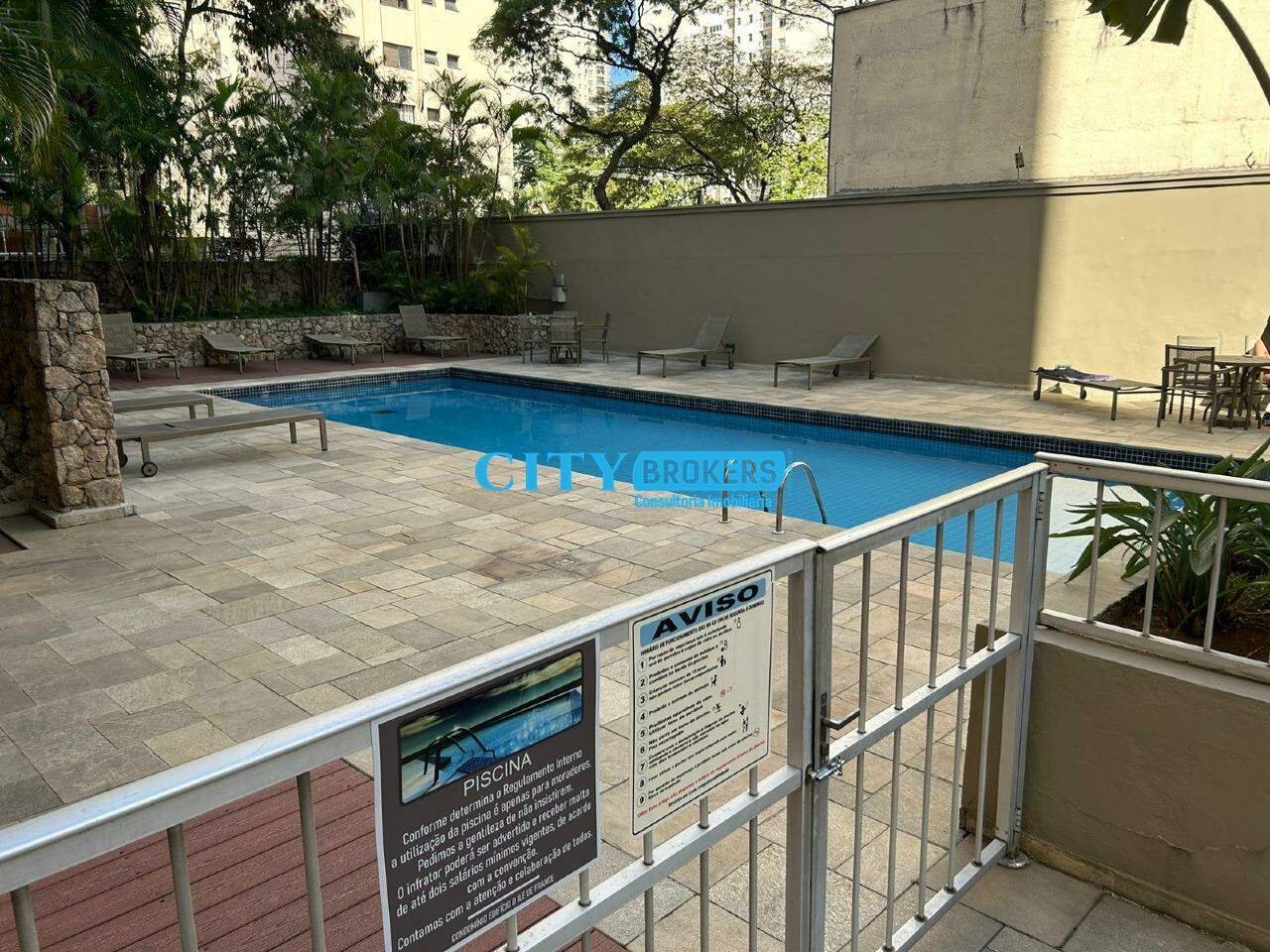 Apartamento para alugar com 3 quartos, 140m² - Foto 9