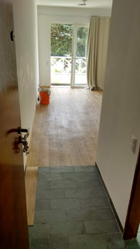 Apartamento à venda com 3 quartos, 75m² - Foto 2