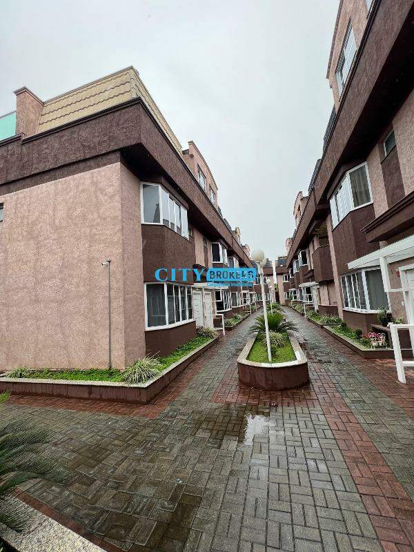 Casa de Condomínio à venda com 3 quartos, 226m² - Foto 1