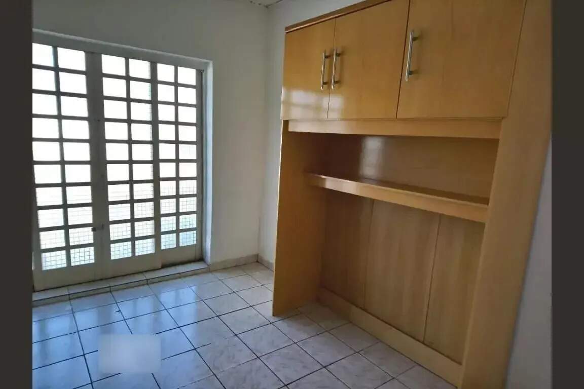 Casa à venda com 6 quartos, 270m² - Foto 13