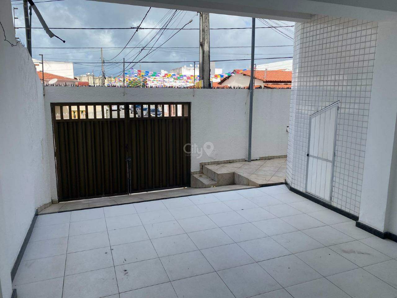 Imóvel Comercial para alugar — Luzia, 5 quartos (3 suítes), 260 m² — foto 3