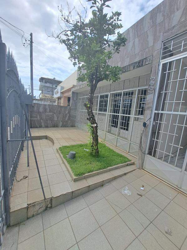 Casa à venda — Suíssa, 4 quartos (1 suíte), 90 m² — foto 1