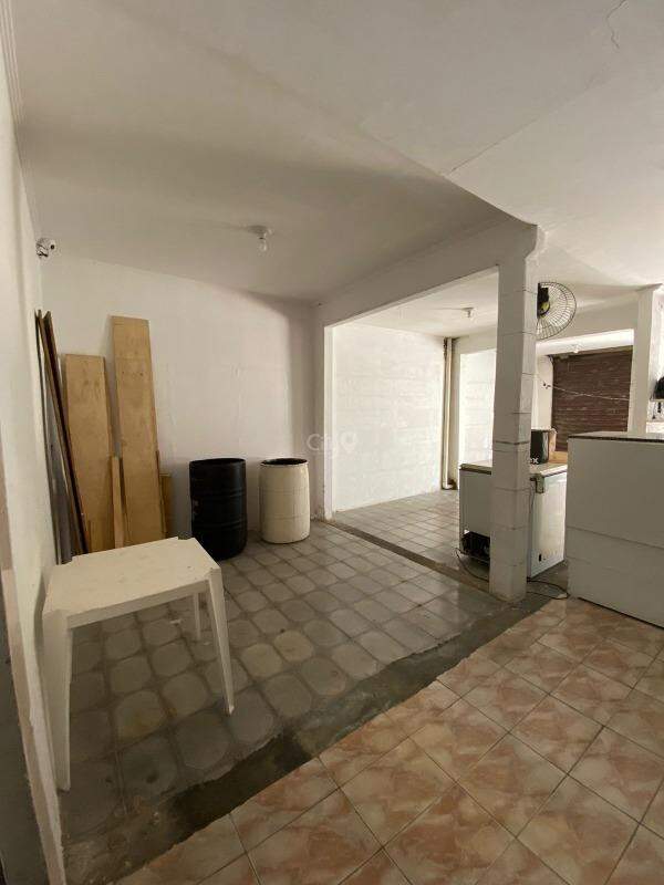 Casa à venda — Dezoito do Forte, 2 quartos (1 suíte), 168 m² — foto 2