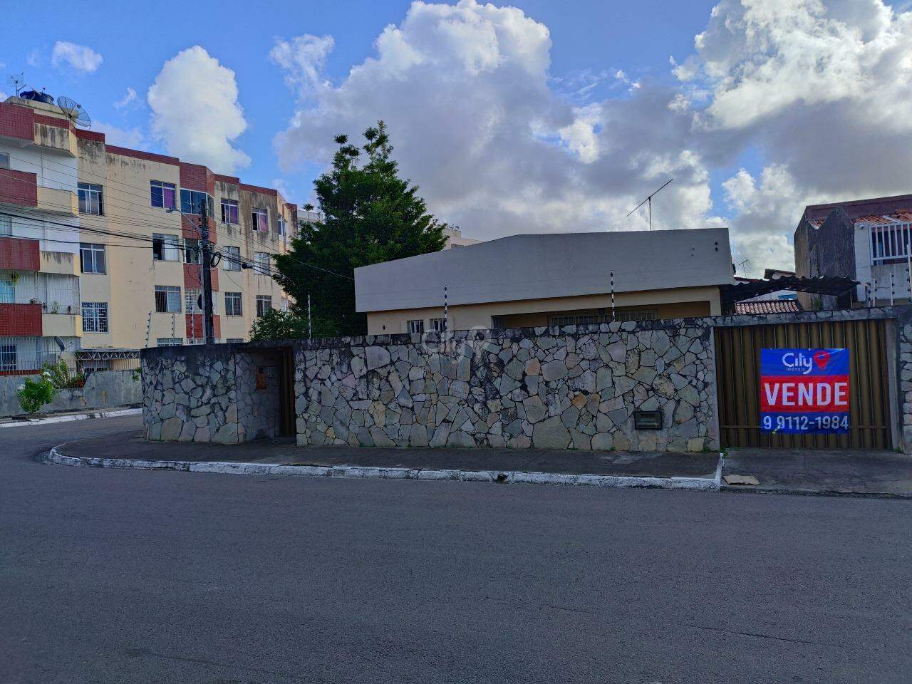Casa à venda — Suíça, 3 quartos (1 suíte), 400 m² — foto 1
