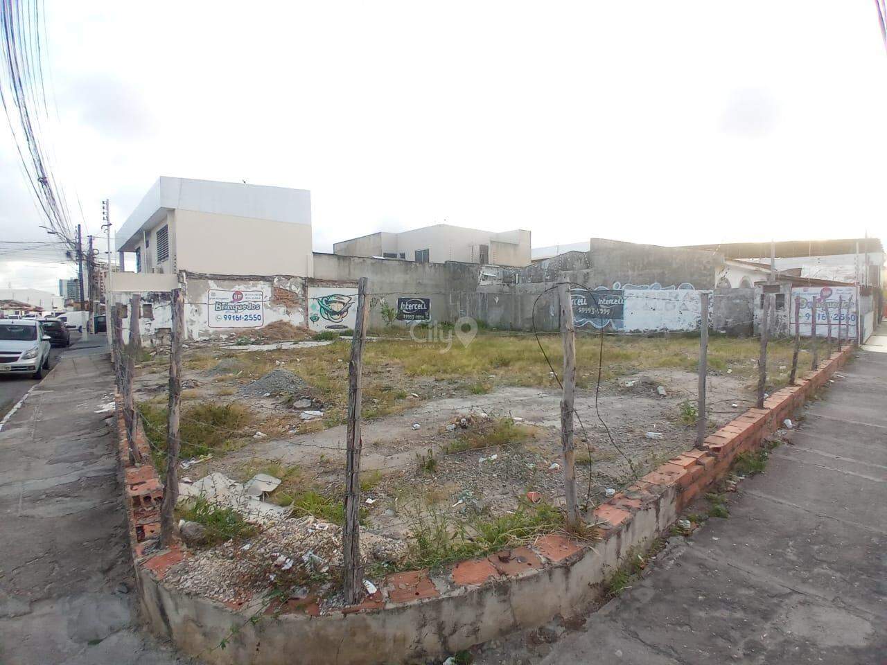 Lote / Terreno de Bairro para alugar — Grageru, 300 m² — foto 4