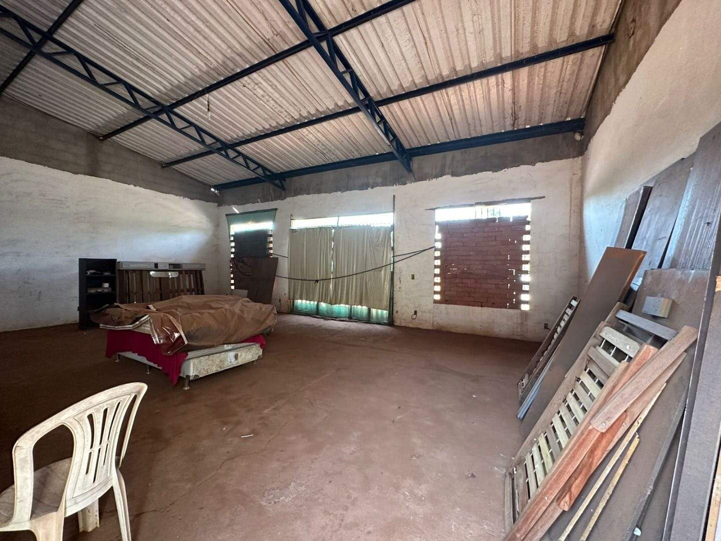 Casa à venda no Luzimangues: 