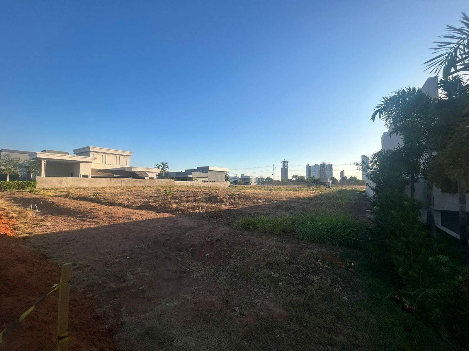 Lote à venda no Plano Diretor Sul: 