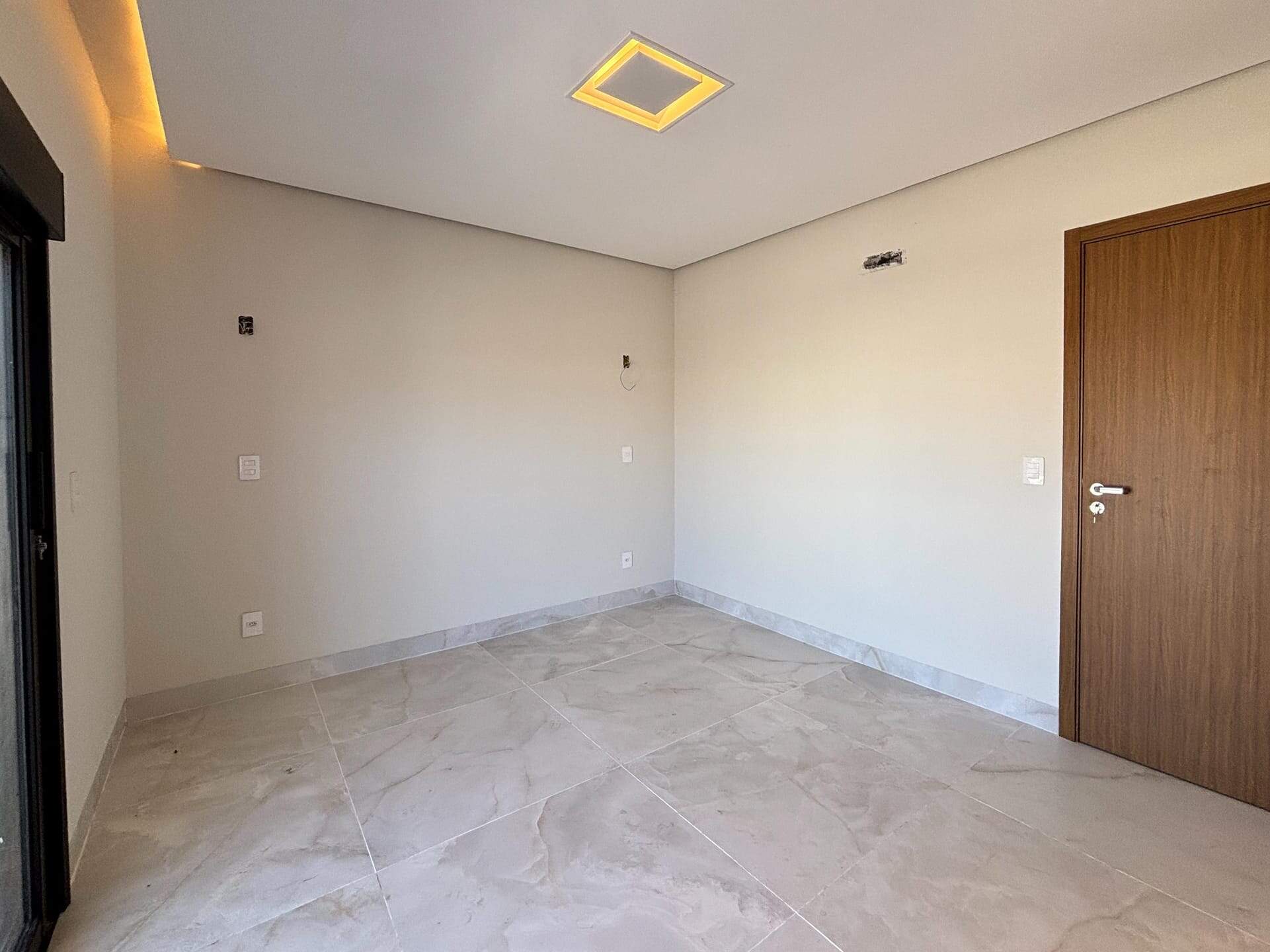 Sobrado à venda no Plano Diretor Sul: 