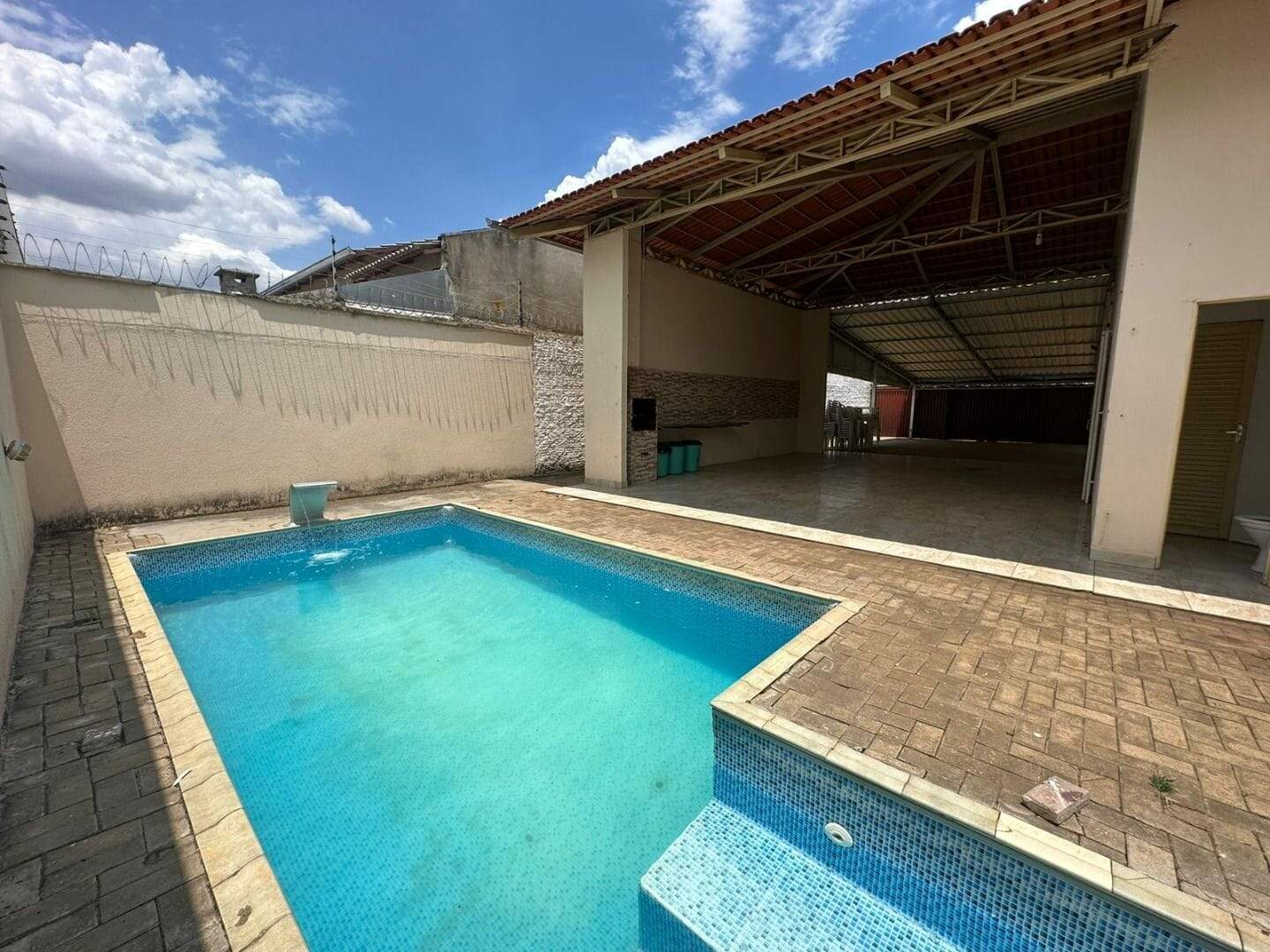 Salão à venda no Loteamento Bertaville: 