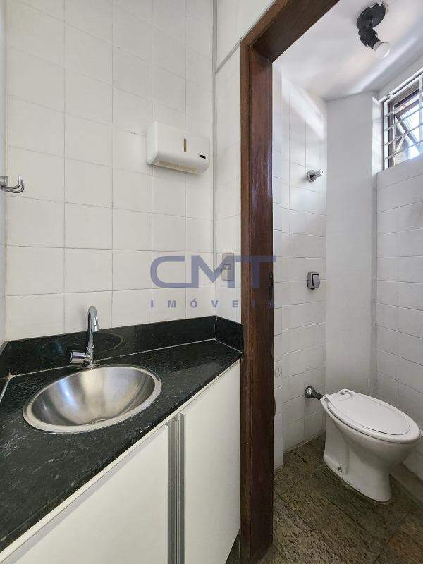 Sala à venda no Carmo: 