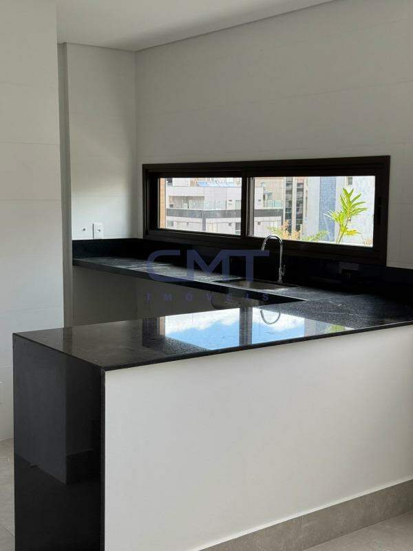 Cobertura à venda no Funcionários : 