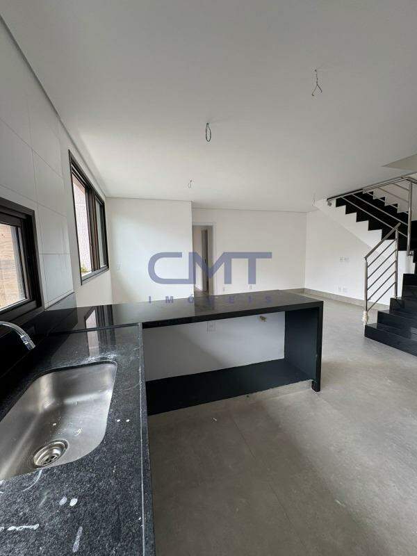 Cobertura à venda no Funcionários : 