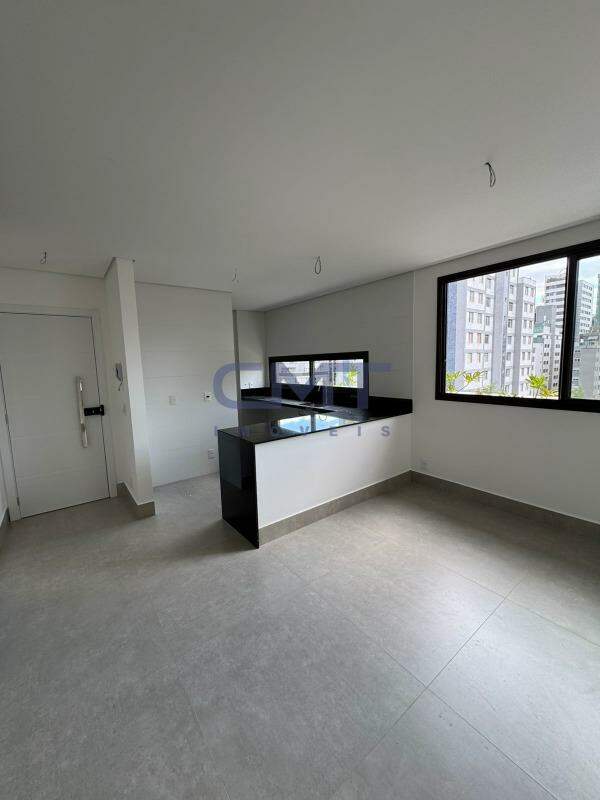 Cobertura à venda no Funcionários : 