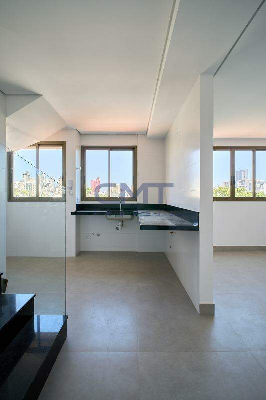 Cobertura à venda no Carmo: 