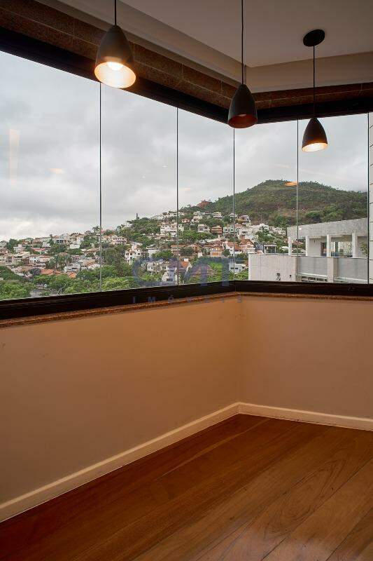 Apartamento à venda no Sion: 