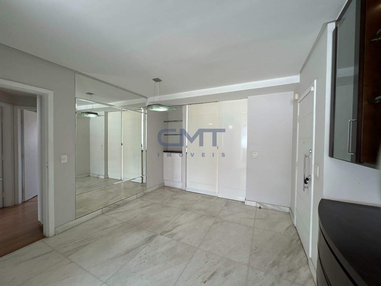 Cobertura à venda no Grajaú : sala