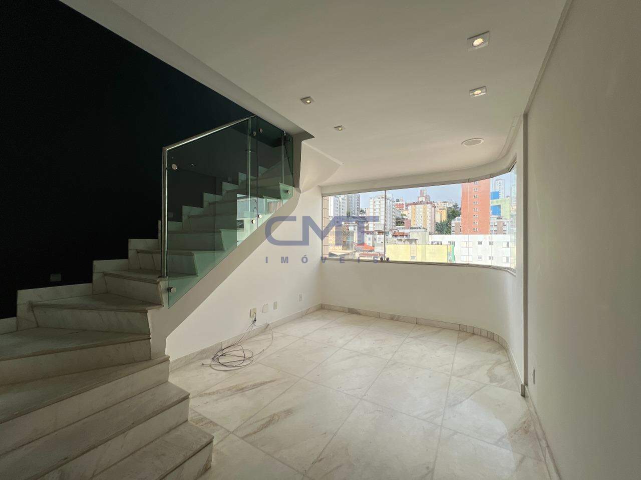 Cobertura à venda no Grajaú : sala