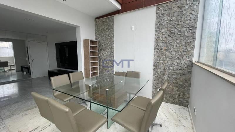 Cobertura à venda no Funcionários : 