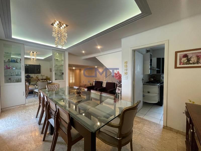 Casa à venda no Santa Lúcia : 