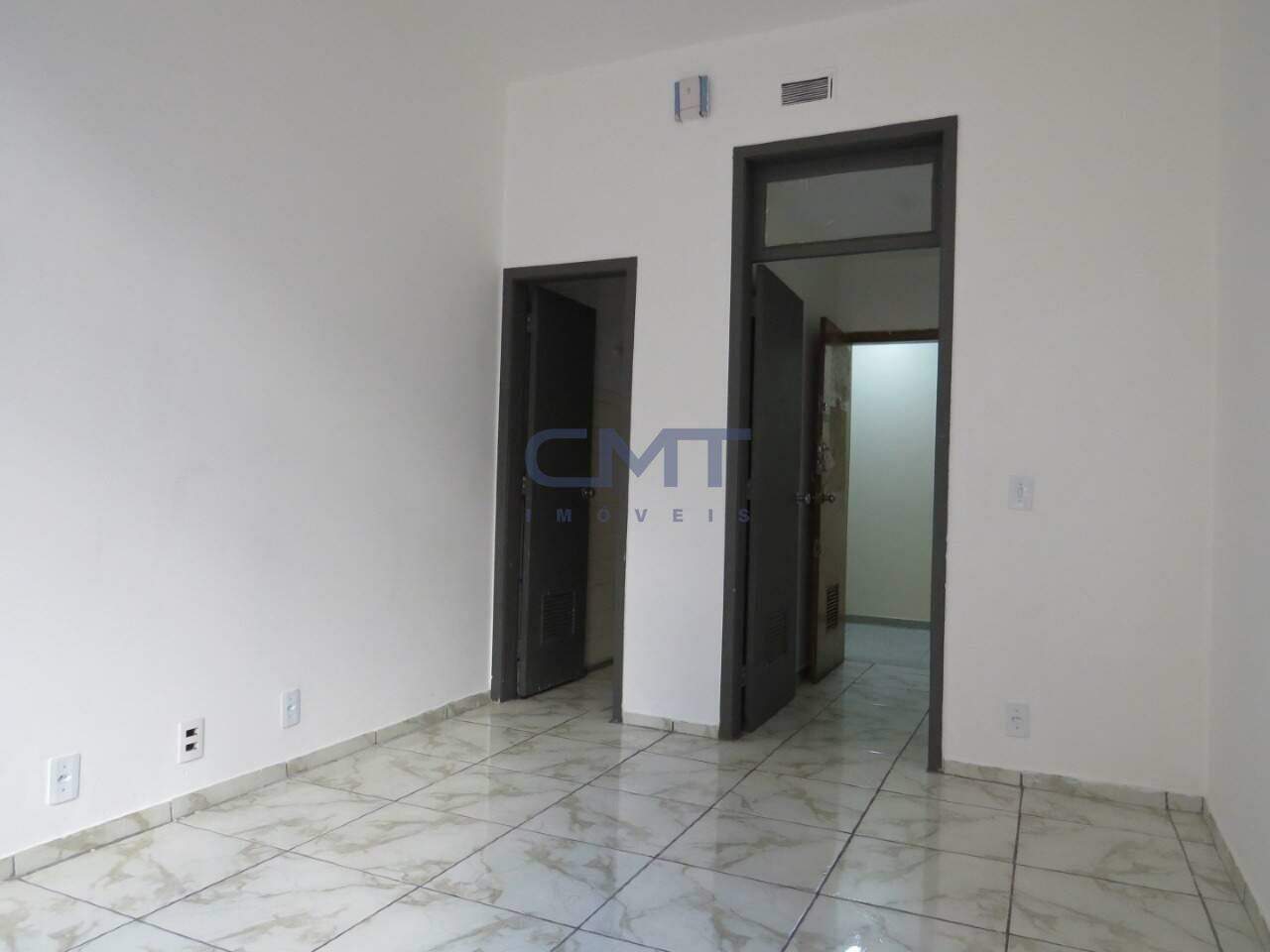 Sala à venda no Centro: 