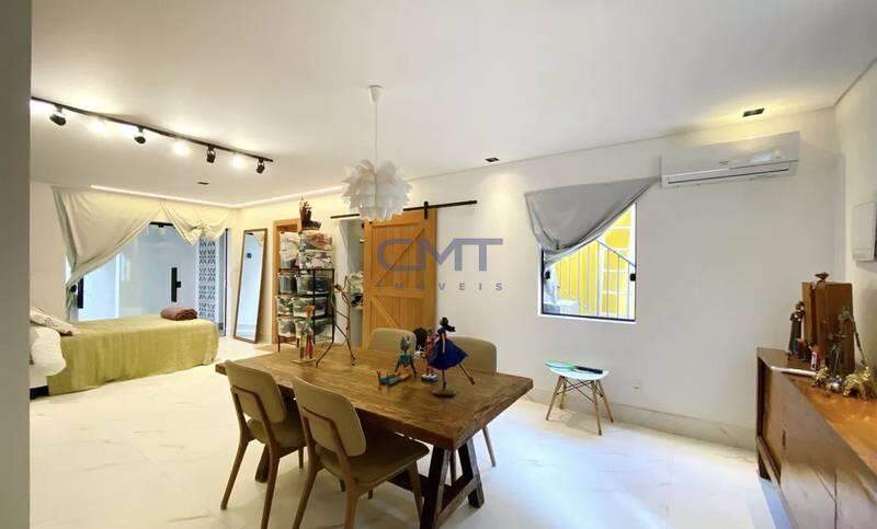 Casa à venda no Lourdes: 