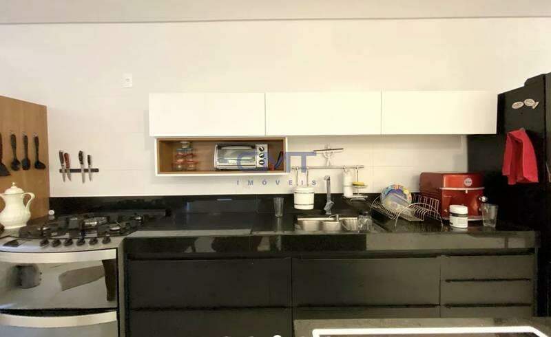 Casa à venda no Lourdes: 