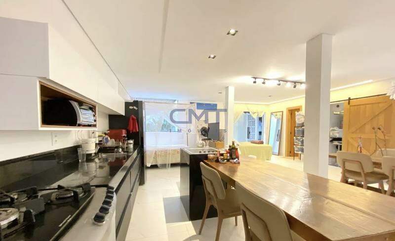 Casa à venda no Lourdes: 