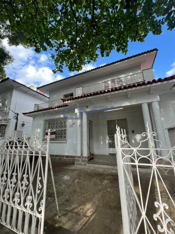 Casa à venda no Barro Preto: 